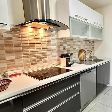 Διαμέρισμα 36th Floor Sky App Free Parking *