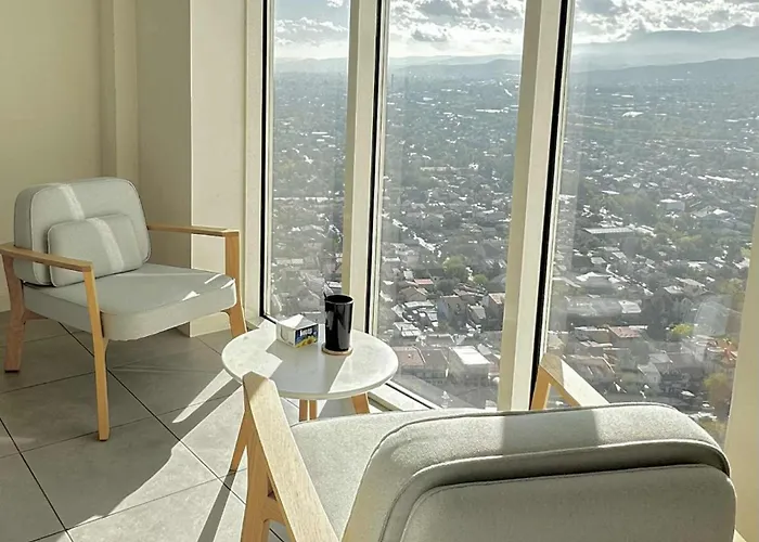 Apartment 36th Floor Sky App Free Parking *